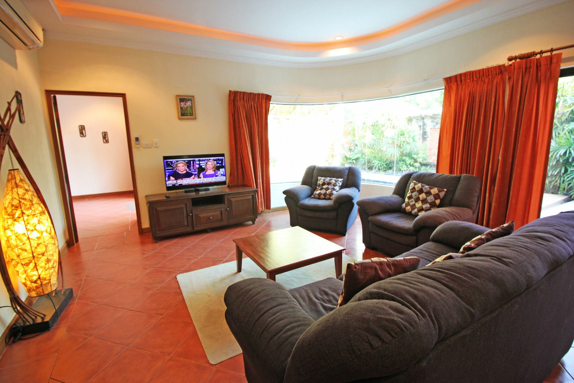 Cosy Beach Pool Villas By Pattaya Sunny Rentals Exterior foto